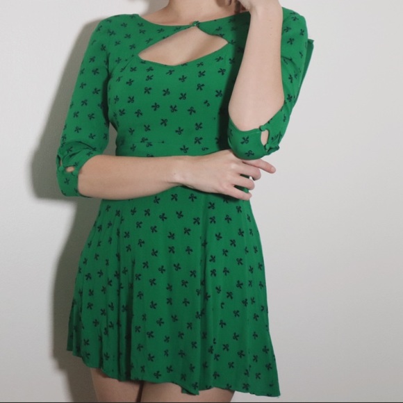 Cooperative / Urban Outfitters - Green Cut-Out Bow Print Mini-Dress - Picture 6 of 12
